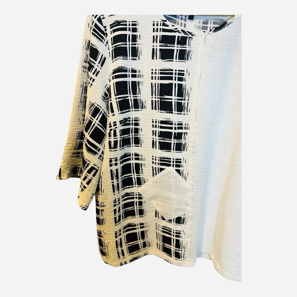 Radzoli Women’s Mixed Media Black White Top Size Small Lightweight 3/4 Sleeve - Picture 2 of 5